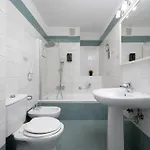 Atmospheric 2-bedroom Near The Market Square By Renters *