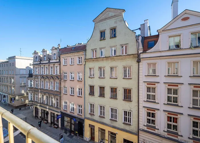 Atmospheric 2-bedroom Near The Market Square By Renters Апартаменты Вроцлав