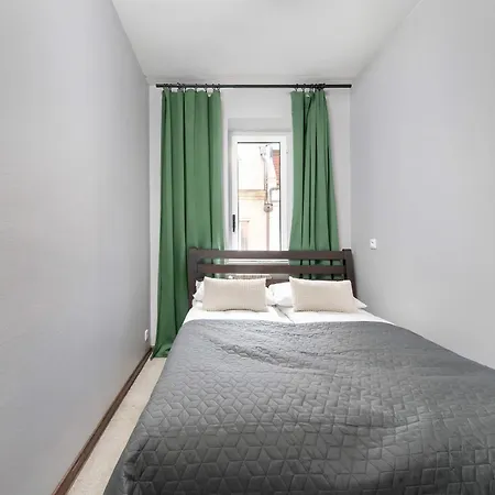 Atmospheric 2-bedroom Near The Market Square By Renters *