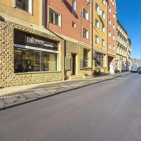 Atmospheric 2-bedroom Near The Market Square By Renters דירה ורוצלב