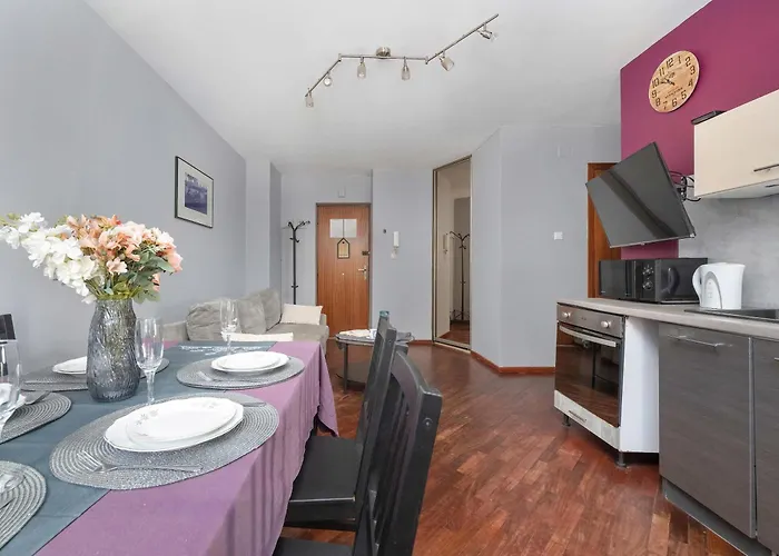 Atmospheric 2-bedroom Near The Market Square By Renters Breslavia